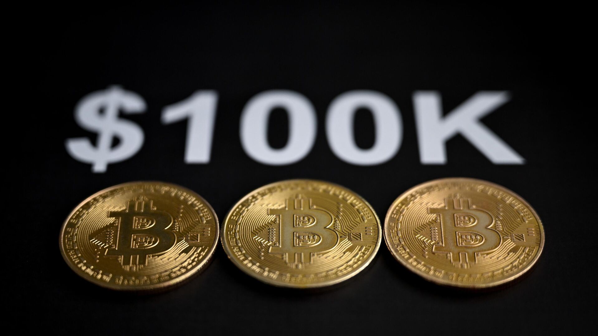 Bitcoin 100.000 Doları Aştı: Kripto Para Devrimi Başlıyor mu?