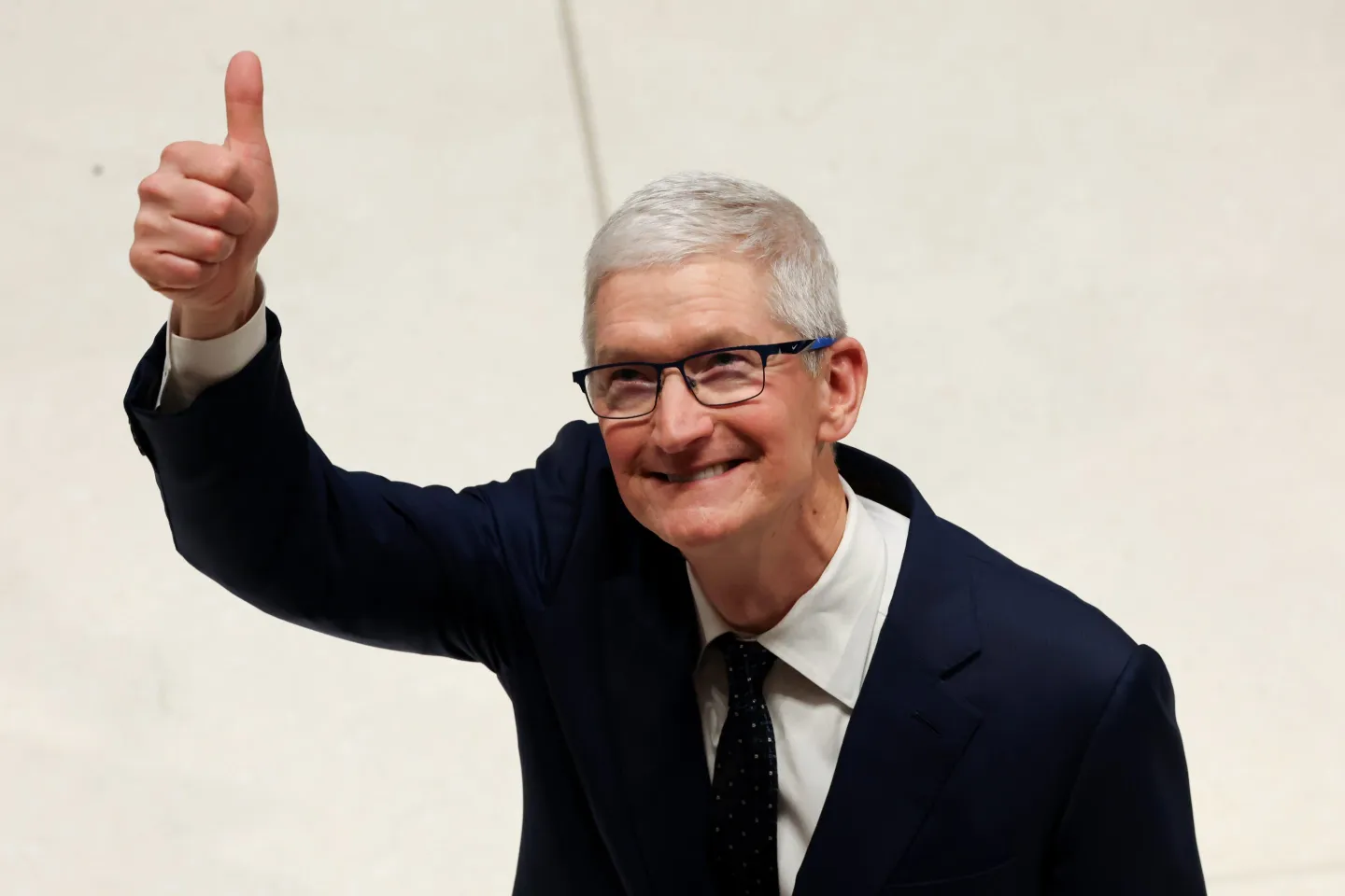 Apple CEO'sunun 2024 Kazancı Dudak Uçuklattı! Tahmin Edebiliyor musunuz?