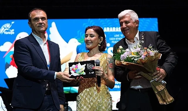 Büyükçekmece'deki Melek Mosso Konserinde İzdiham Yaşandı